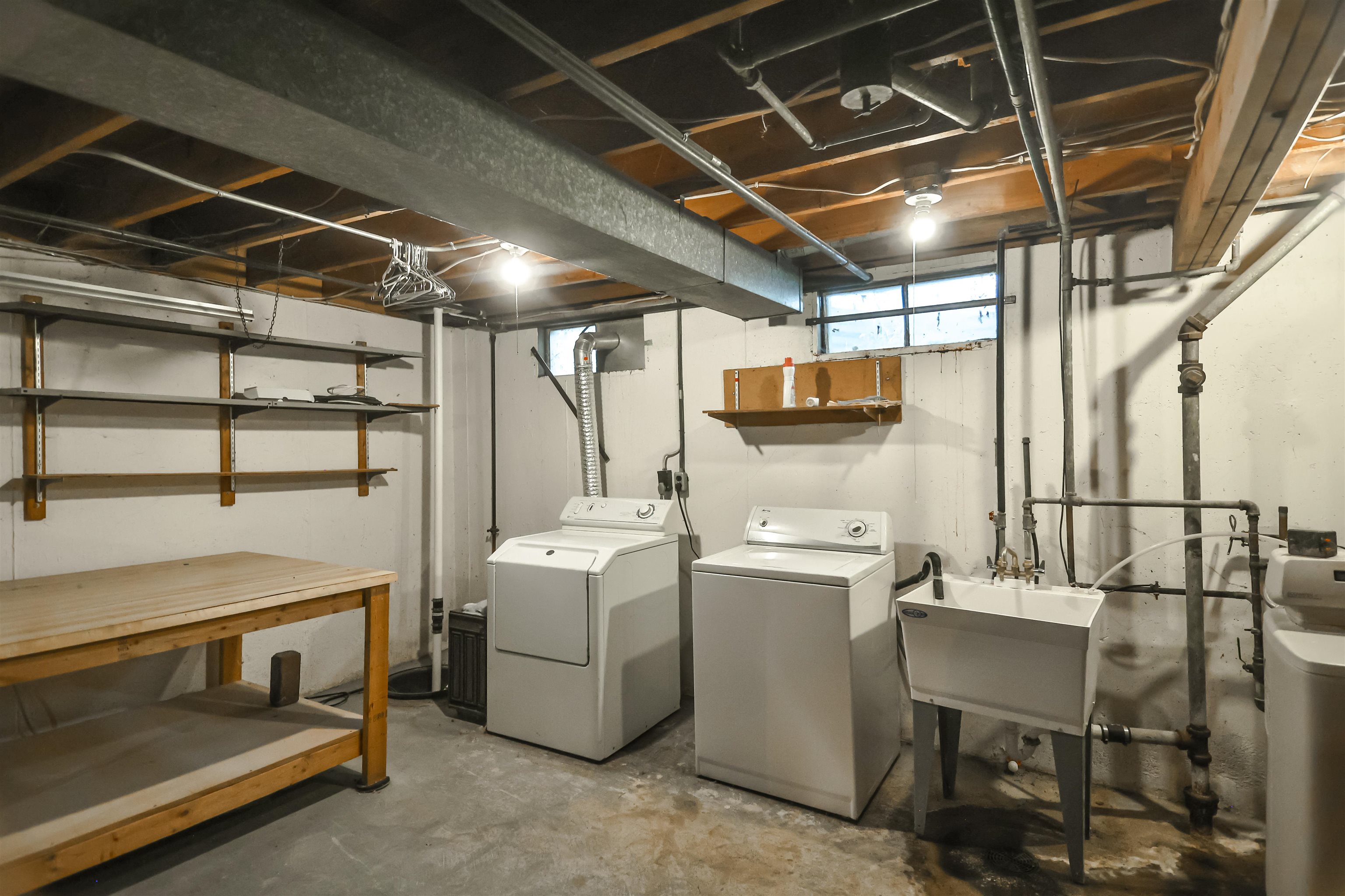 4520 Guilford Road Rockford, IL 61107 - Photo 26 of 28 a utility room with dryer and washer