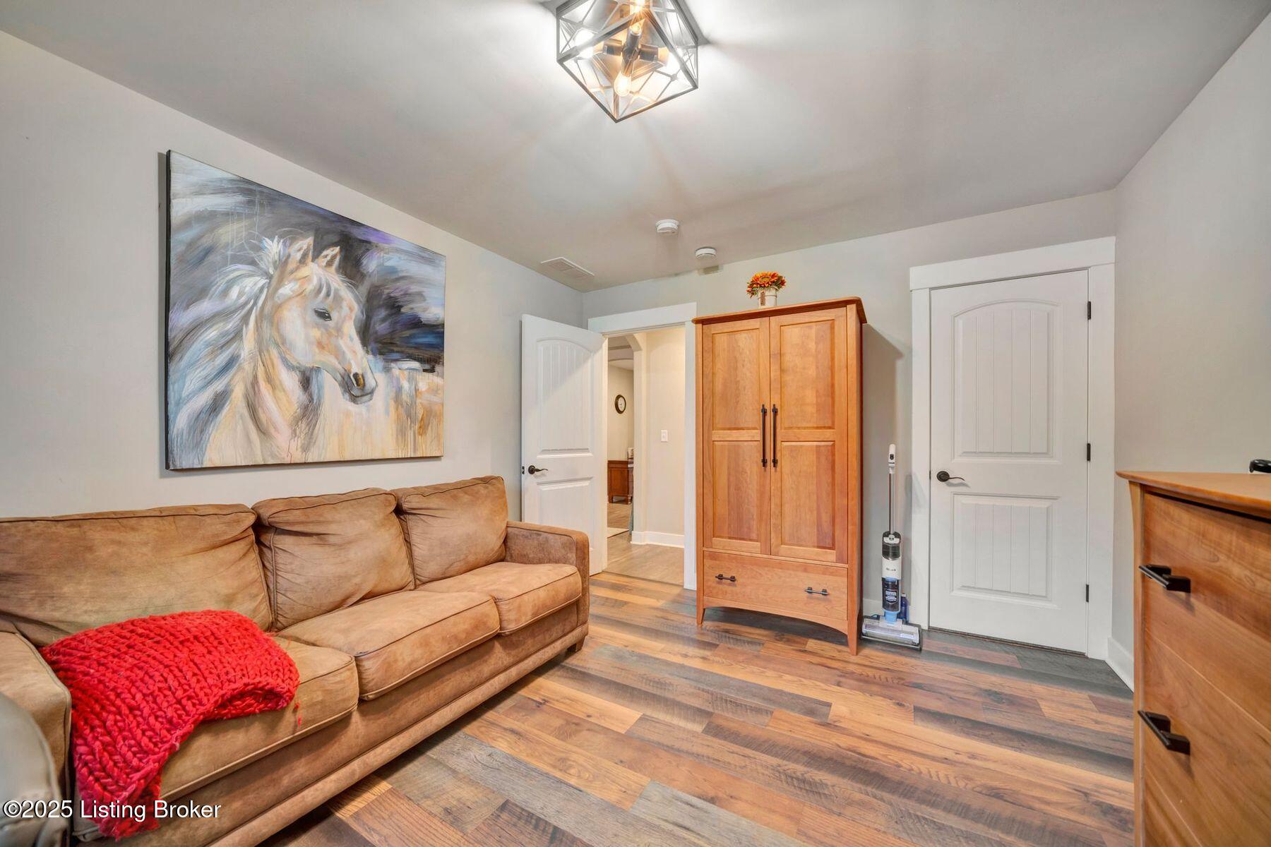 9204 Fairground Road Louisville, KY 40291 - Photo 21 of 43 photo_online_008