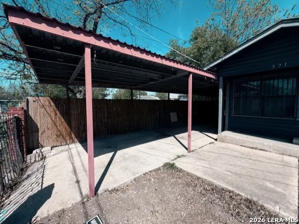 $1,395 | 321 Huntington Street, San Antonio, TX 78207