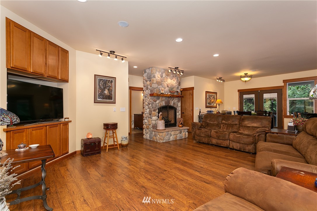 160 Okonek Road Grapeview, WA 98546 - Photo 2 of 25 Gallery Image 2
