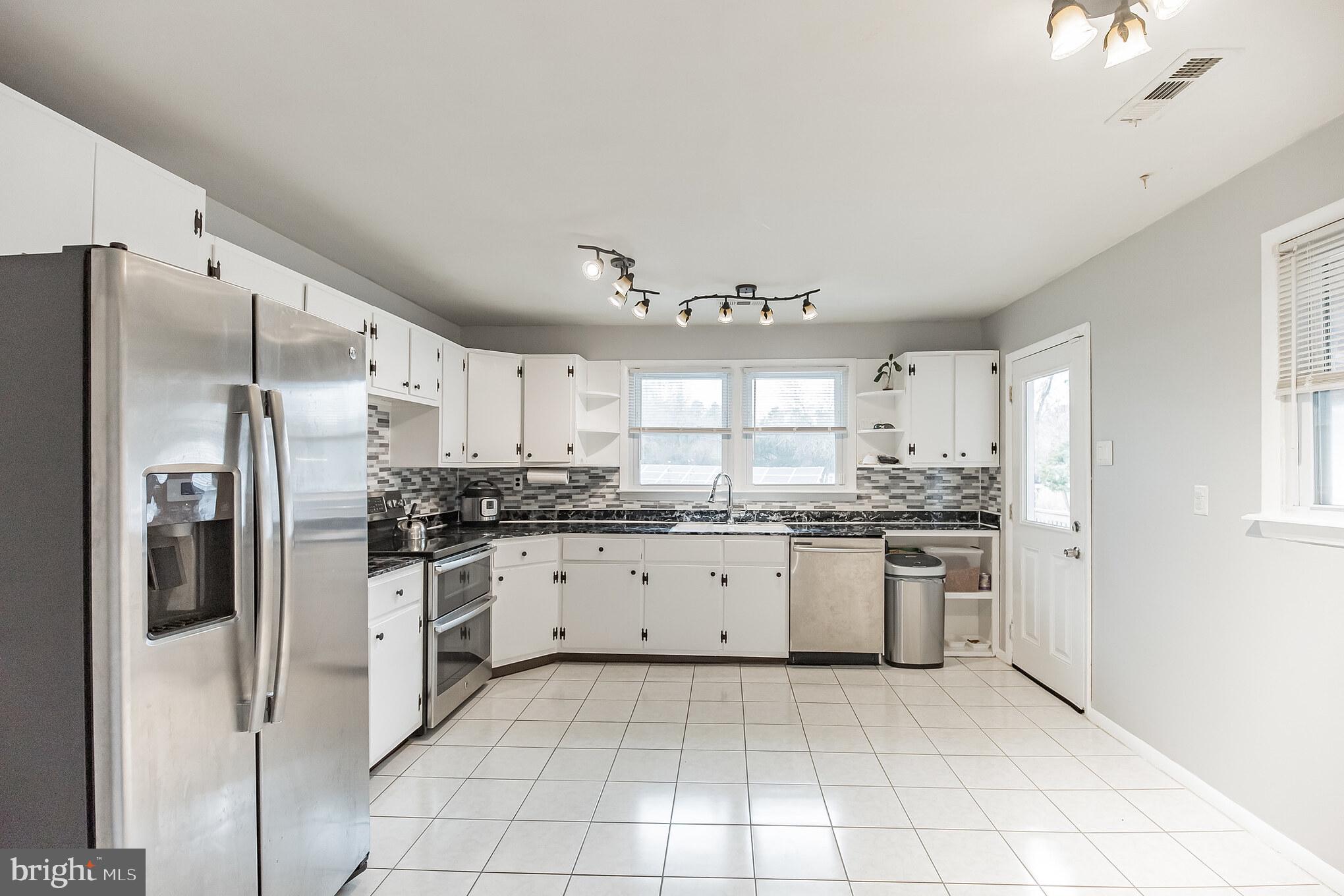 122 Norcross Road Berlin, NJ 08009 - Photo 6 of 28