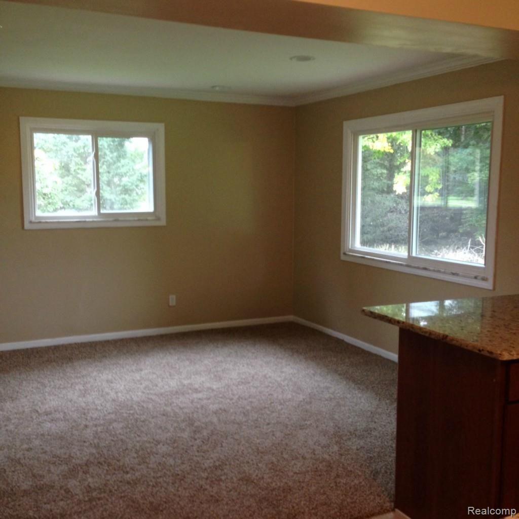 16247 Bak Road Belleville, MI 48111 - Photo 15 of 20 01b870abed39c034786c412375ef198be4f6ff5432.jpg