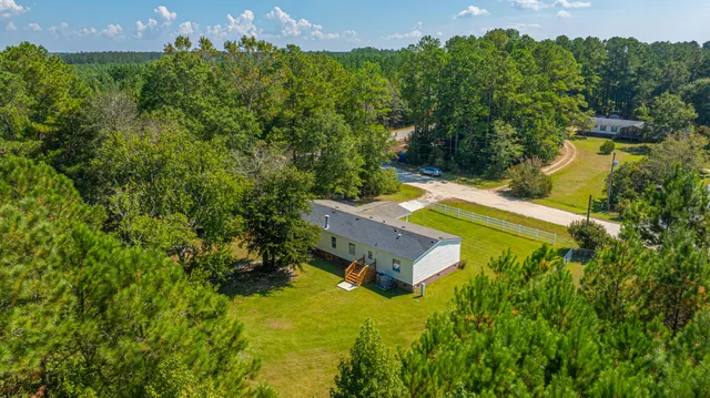 $300,000 | 406 Fairwoods Lane, Ridgeville, SC 29472