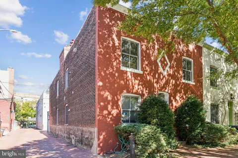 $1,575,000 | 2143 Newport Place Northwest, Washington, DC 20037