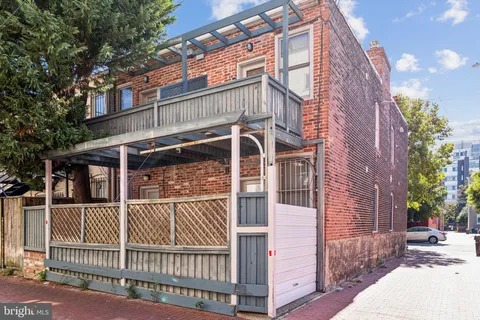 $1,575,000 | 2143 Newport Place Northwest, Washington, DC 20037