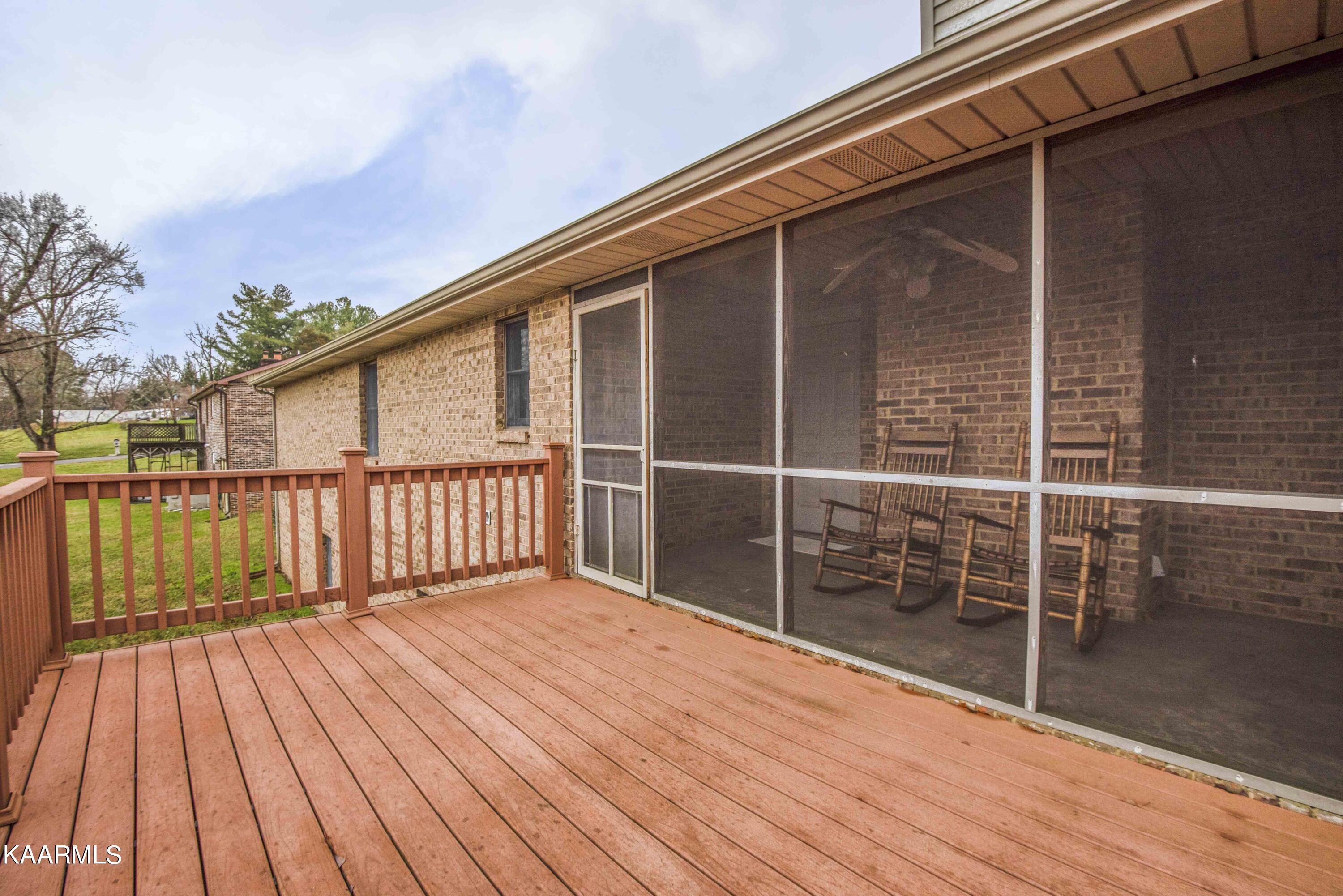 3321 Cunningham Road Knoxville, TN 37918 - Photo 17 of 25 Deck