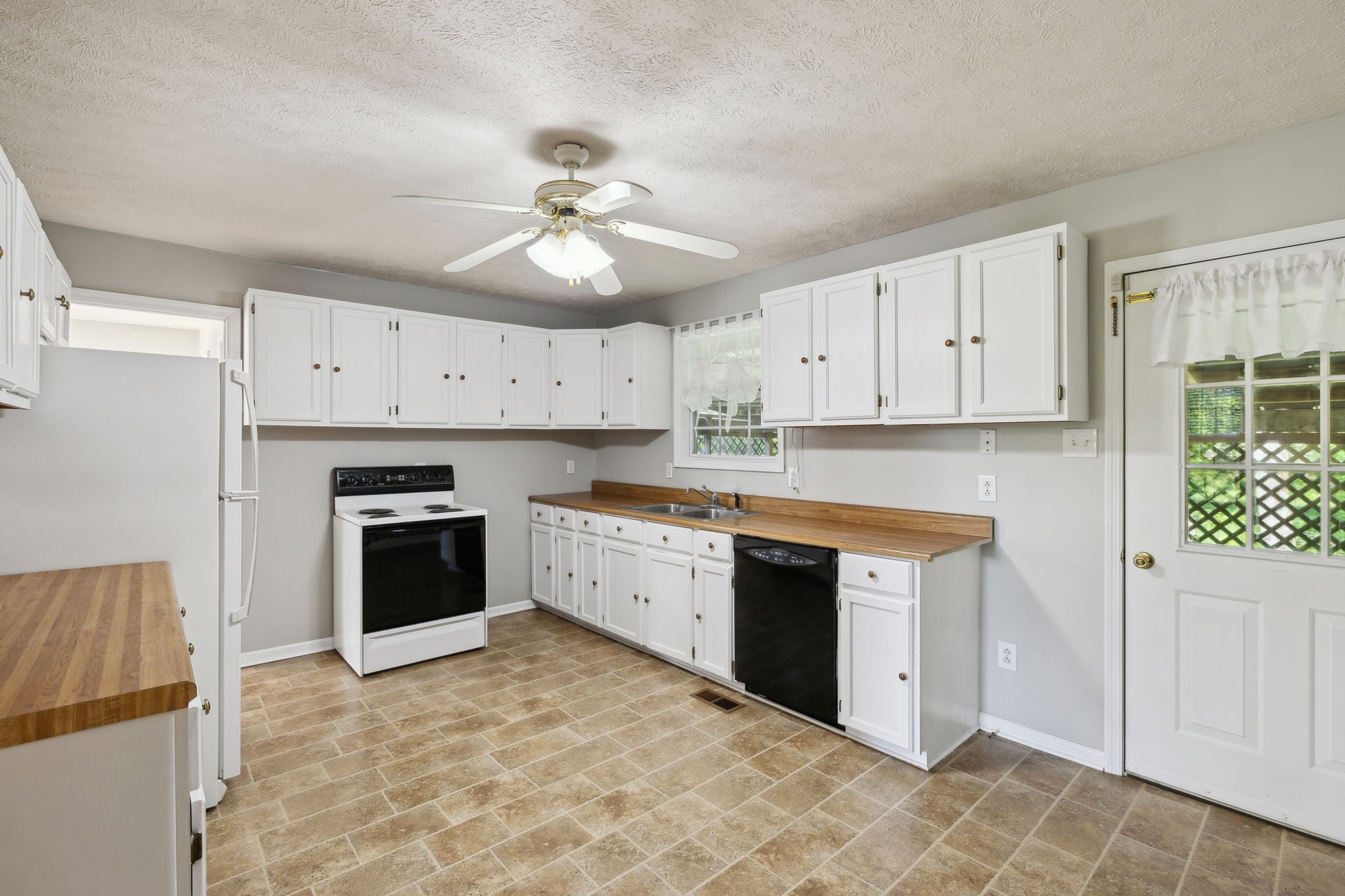 1940 Word Road Lewisburg, TN 37091 - Photo 11 of 48 Gallery Image 11