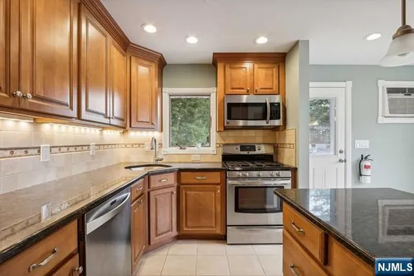 $4,200 | 488 Berkshire Road, Ridgewood, NJ 07450