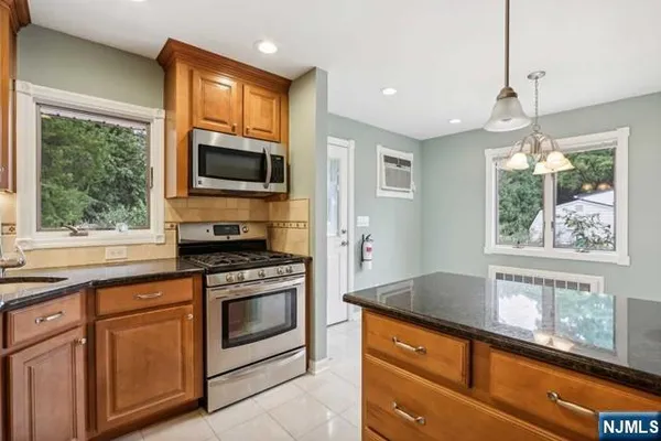 $4,200 | 488 Berkshire Road, Ridgewood, NJ 07450
