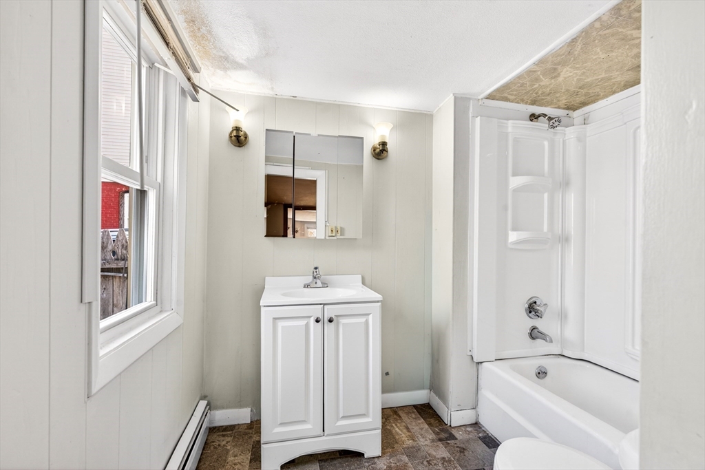 40 Moran Street Gardner, MA 01440 - Photo 10 of 32