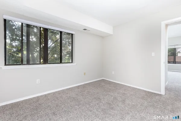 $2,750 | 25 Stanley Street, Unit B8, West Hartford, CT 06107