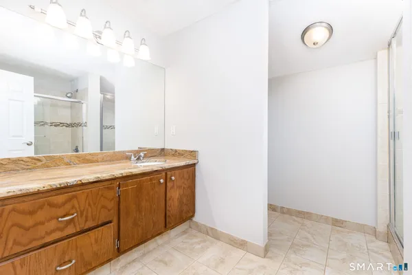 $2,750 | 25 Stanley Street, Unit B8, West Hartford, CT 06107