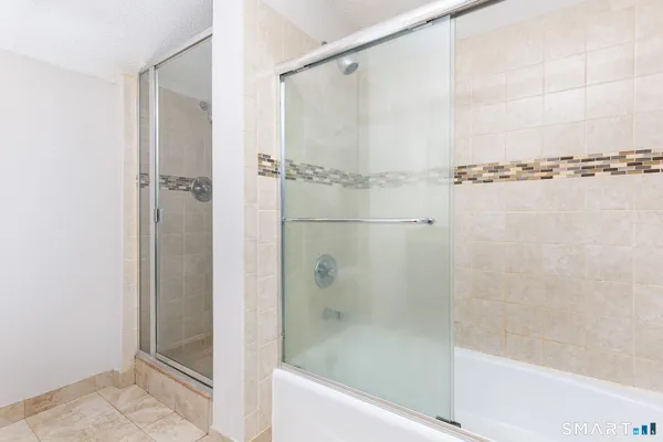 $2,750 | 25 Stanley Street, Unit B8, West Hartford, CT 06107