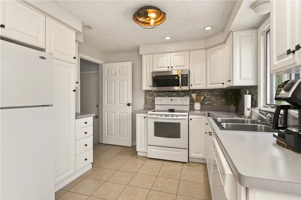 $224,900 | 91 Emerald Point, Chili, NY 14624