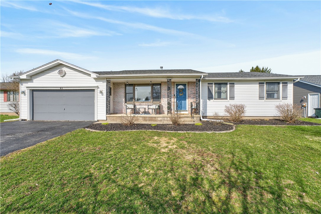 91 Emerald Point Chili, NY 14624 - Photo 3 of 36 Vinyl & brick siding for maintenance free exterior