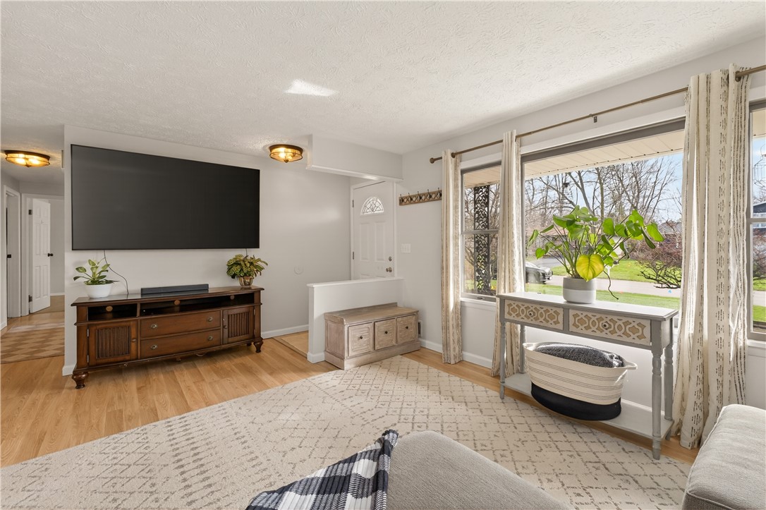 91 Emerald Point Chili, NY 14624 - Photo 7 of 36