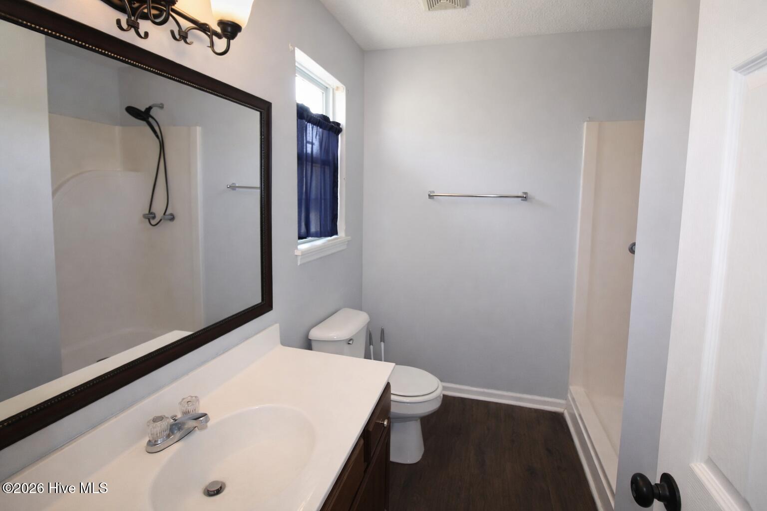 302 Paddock Place Jacksonville, NC 28546 - Photo 10 of 16 master bathroom