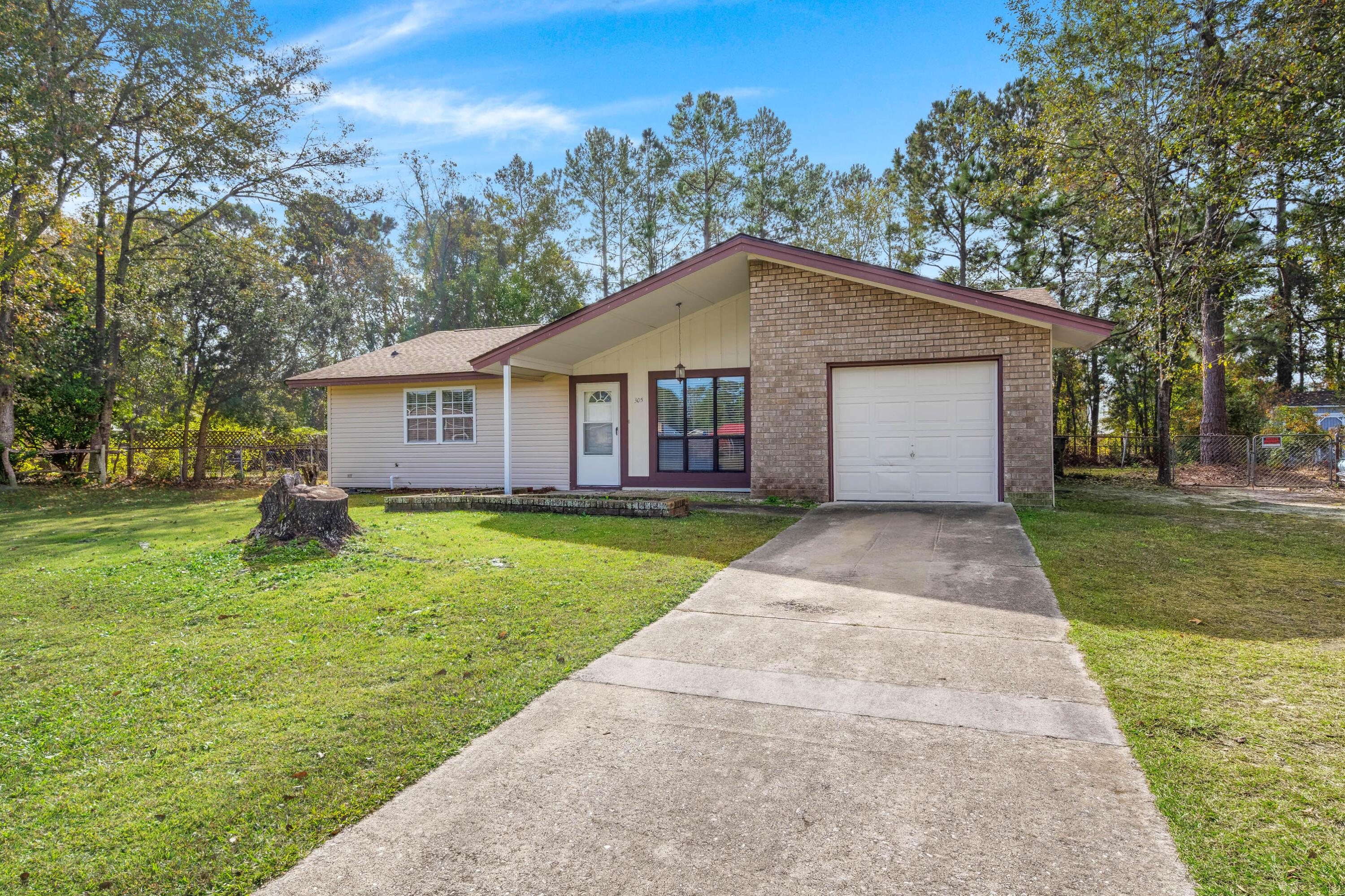 305 Mountain Pine Road Moncks Corner, SC 29461 - Photo 1 of 24 1