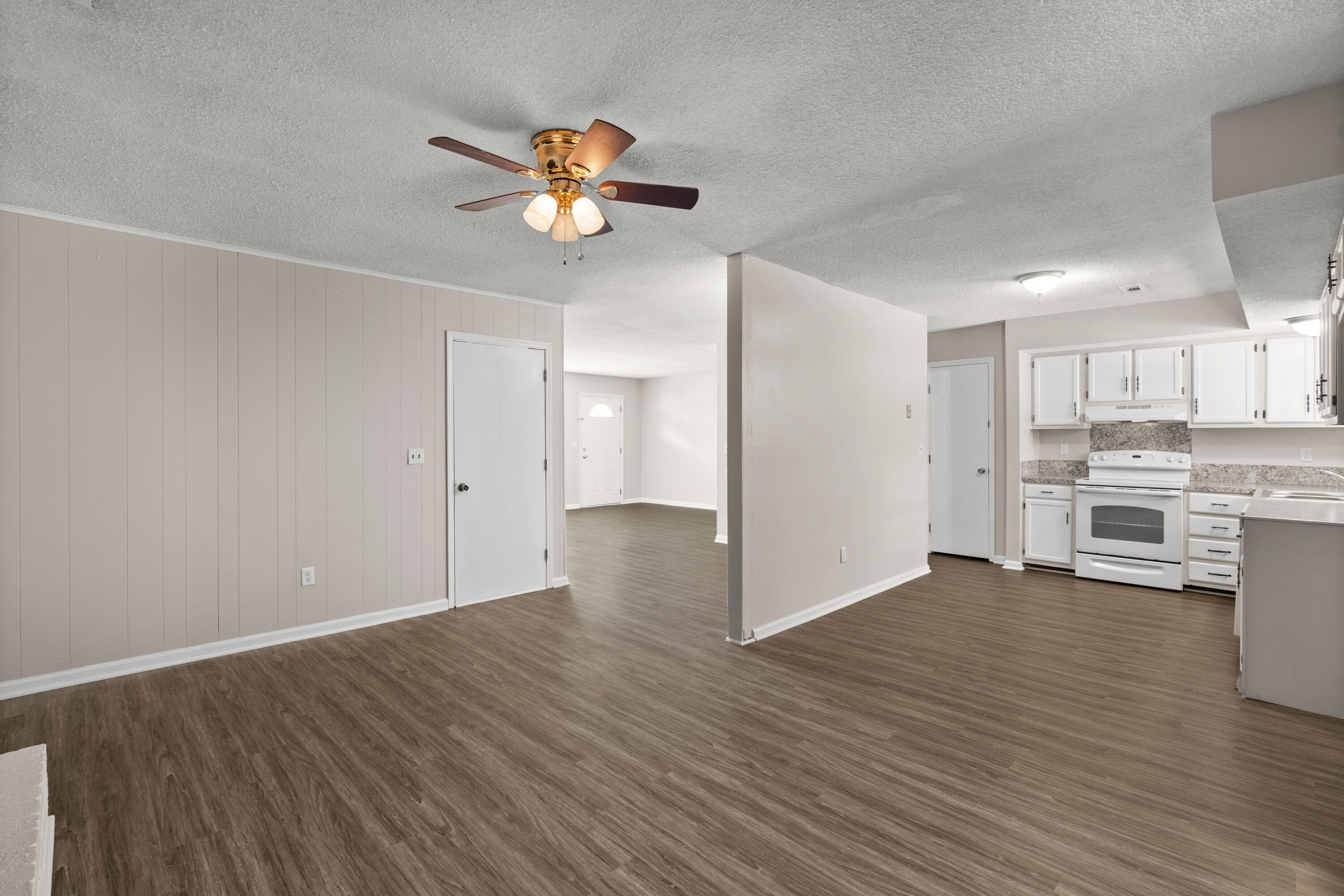 305 Mountain Pine Road Moncks Corner, SC 29461 - Photo 10 of 24 kitchen