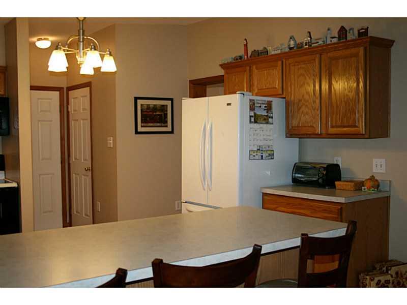 314 Weber Road Sewickley, PA 15143 - Photo 6 of 23 Kitchen. Ample size breakfast bar for those busy mornings getting ready for school and work.