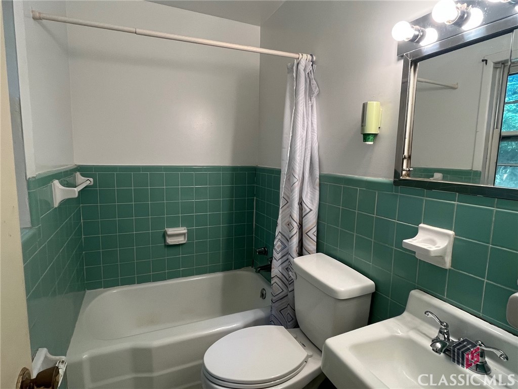 208 Barnes Street Union Point, GA 30669 - Photo 13 of 17 Gallery Image 13