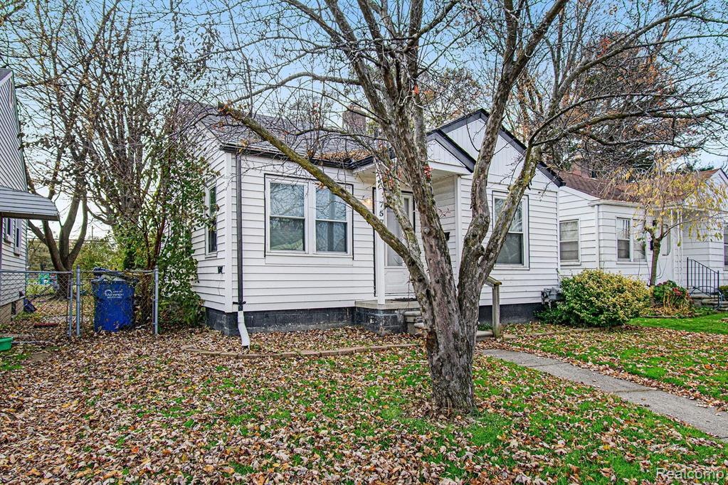 7574 Timken Avenue Warren, MI 48091 - Photo 3 of 19