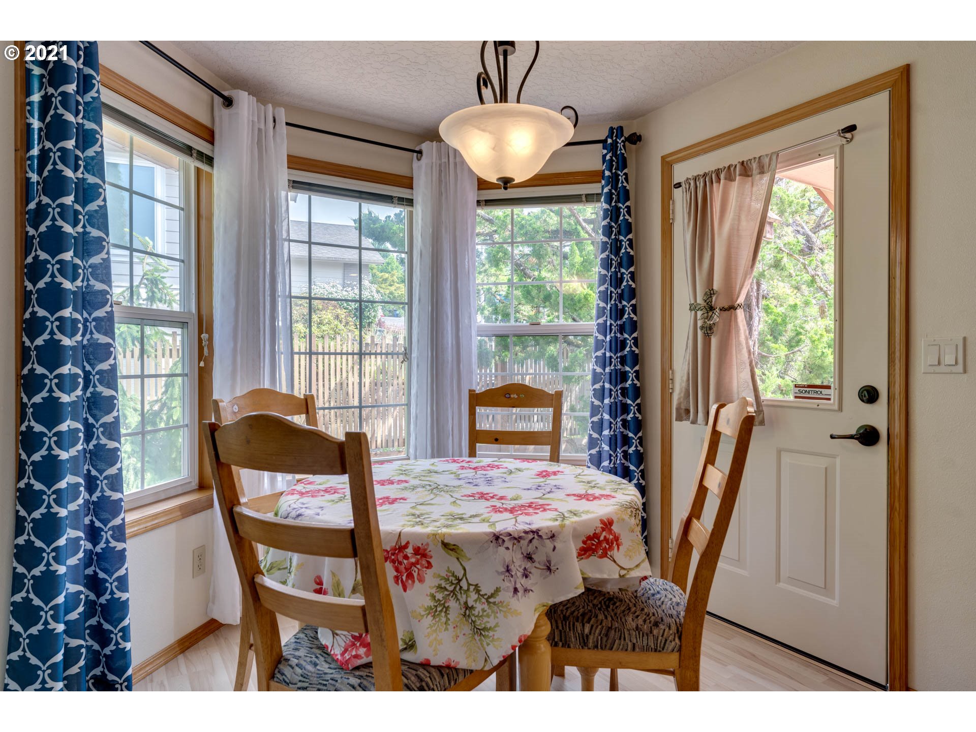 4013 R Street Washougal, WA 98671 - Photo 18 of 30 Gallery Image 18