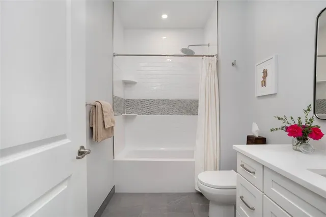 $519,000 | 12 West Valley Circle, West Warwick, RI 02893