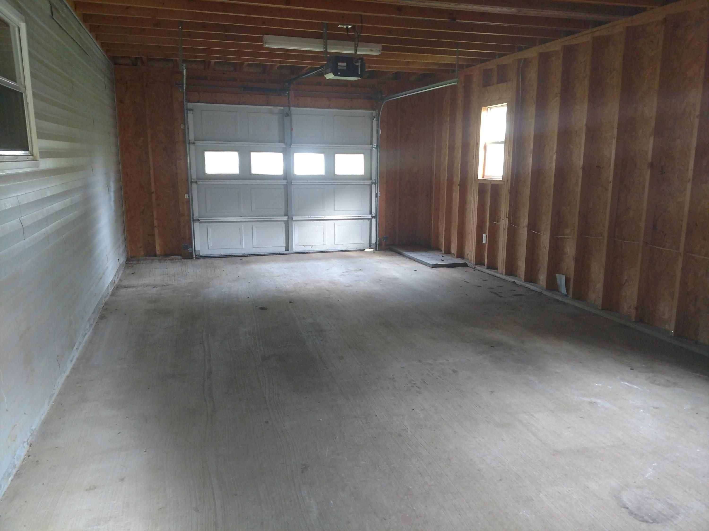 85 Gray Road Signal Mountain, TN 37377 - Photo 6 of 16 garage