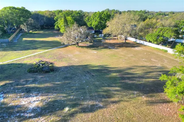 $1,000,000 | 4207 East Lumsden Road, Valrico, FL 33594