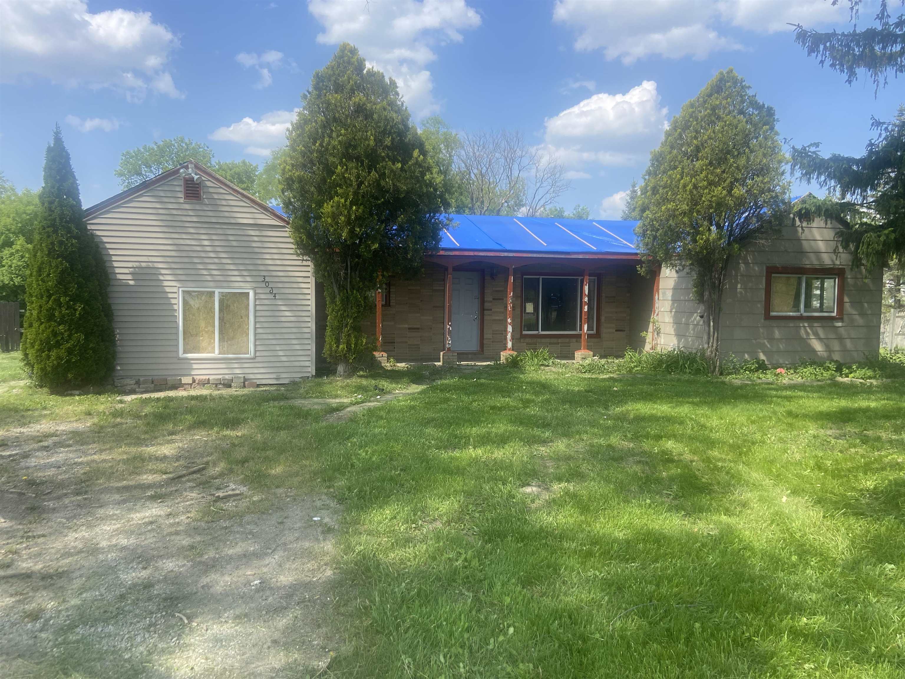 3064 West Carpenter Road Flint, MI 48504 - Photo 1 of 17 50110755.JPG