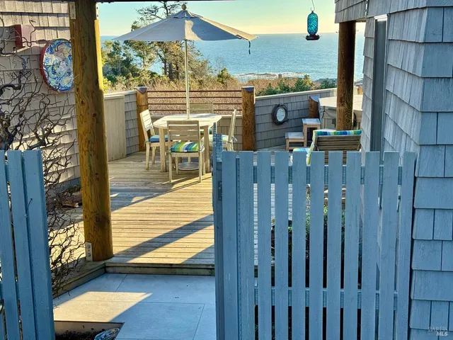 $1,598,000 | 37944 Sentinel Close, The Sea Ranch, CA 95497