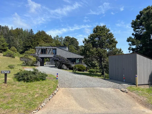 $1,598,000 | 37944 Sentinel Close, The Sea Ranch, CA 95497