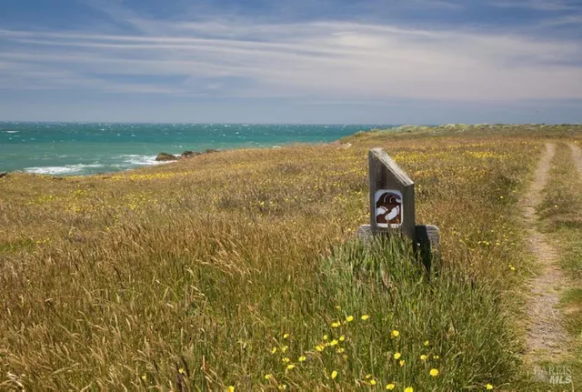 $1,598,000 | 37944 Sentinel Close, The Sea Ranch, CA 95497