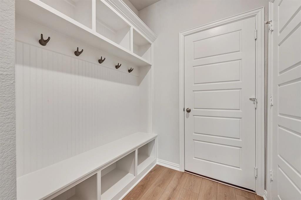 8199 Challenger Lane Frisco, TX 75034 - Photo 12 of 34 Representative Photo