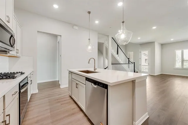 $599,990 | 8199 Challenger Lane, Frisco, TX 75034