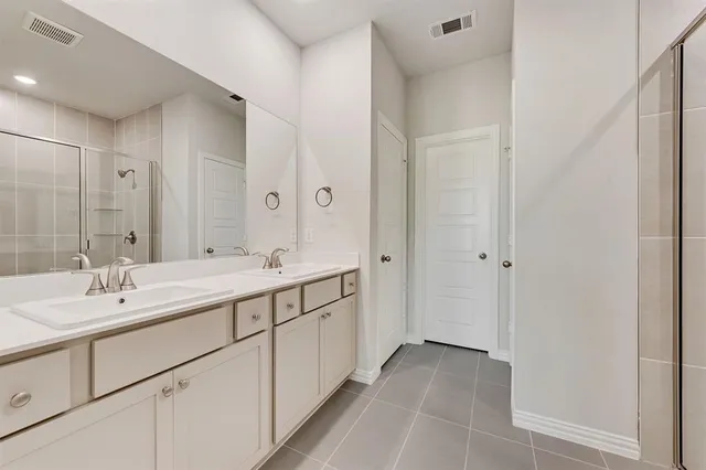 $599,990 | 8199 Challenger Lane, Frisco, TX 75034