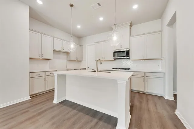 $599,990 | 8199 Challenger Lane, Frisco, TX 75034