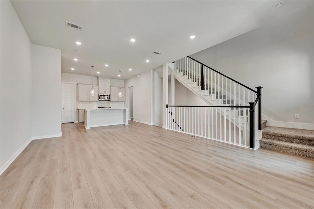 8199 Challenger Lane Frisco, TX 75034 - Photo 5 of 34 Representative Photo