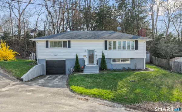 $344,000 | 94 Cottage Grove Lane, Waterbury, CT 06706