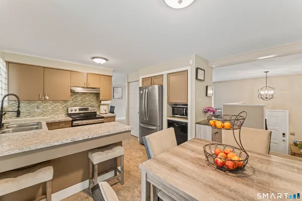 $344,000 | 94 Cottage Grove Lane, Waterbury, CT 06706