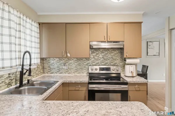 $344,000 | 94 Cottage Grove Lane, Waterbury, CT 06706