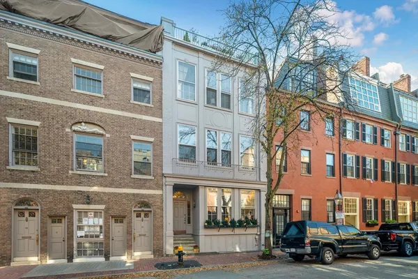 $6,000,000 | 92 Chestnut Street, Boston, MA 02108