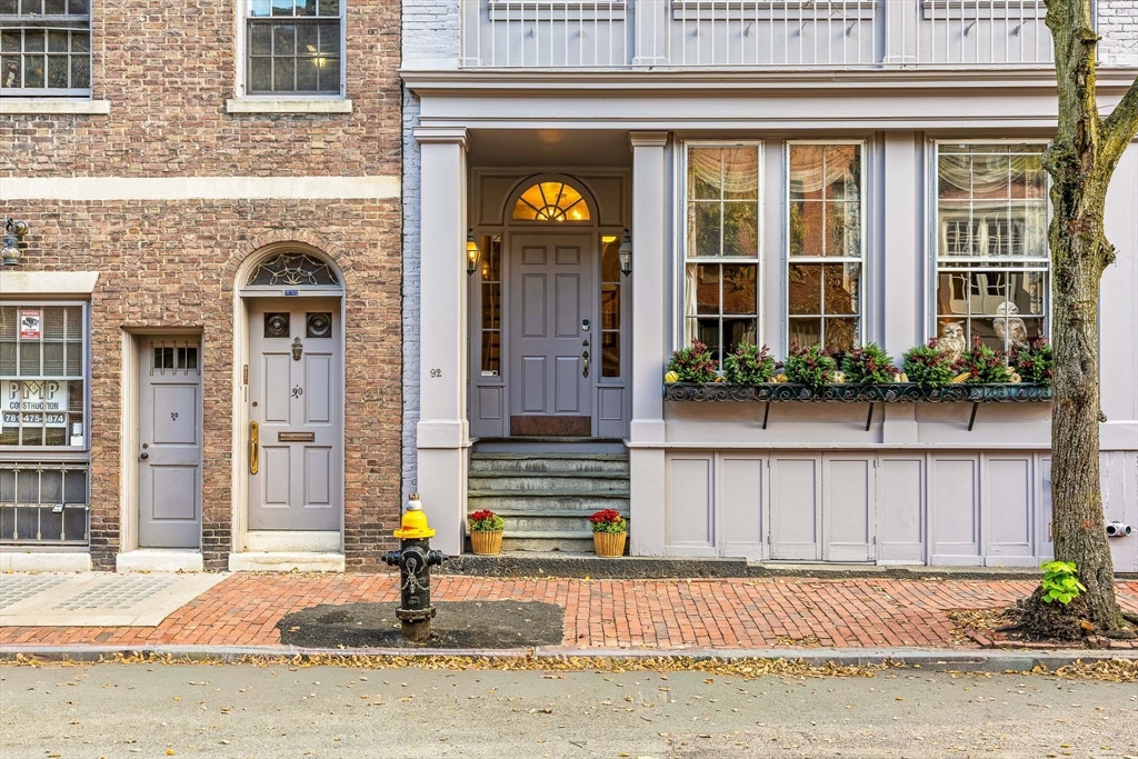 92 Chestnut Street Boston, MA 02108 - Photo 2 of 42