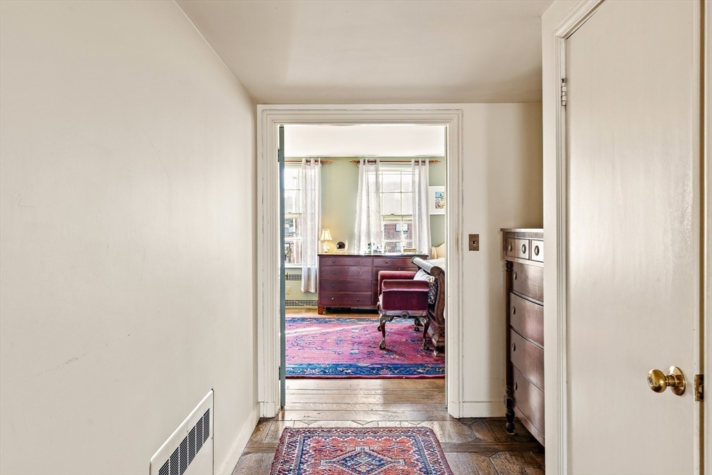 92 Chestnut Street Boston, MA 02108 - Photo 33 of 42