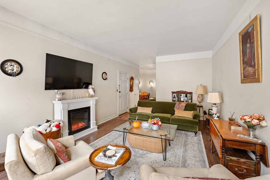 92 Chestnut Street Boston, MA 02108 - Photo 4 of 42