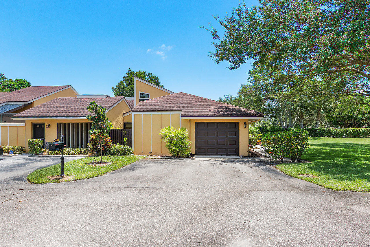 22588 Vistawood Way Boca Raton, FL 33428 - Photo 1 of 25 20180706164835693310000000-o