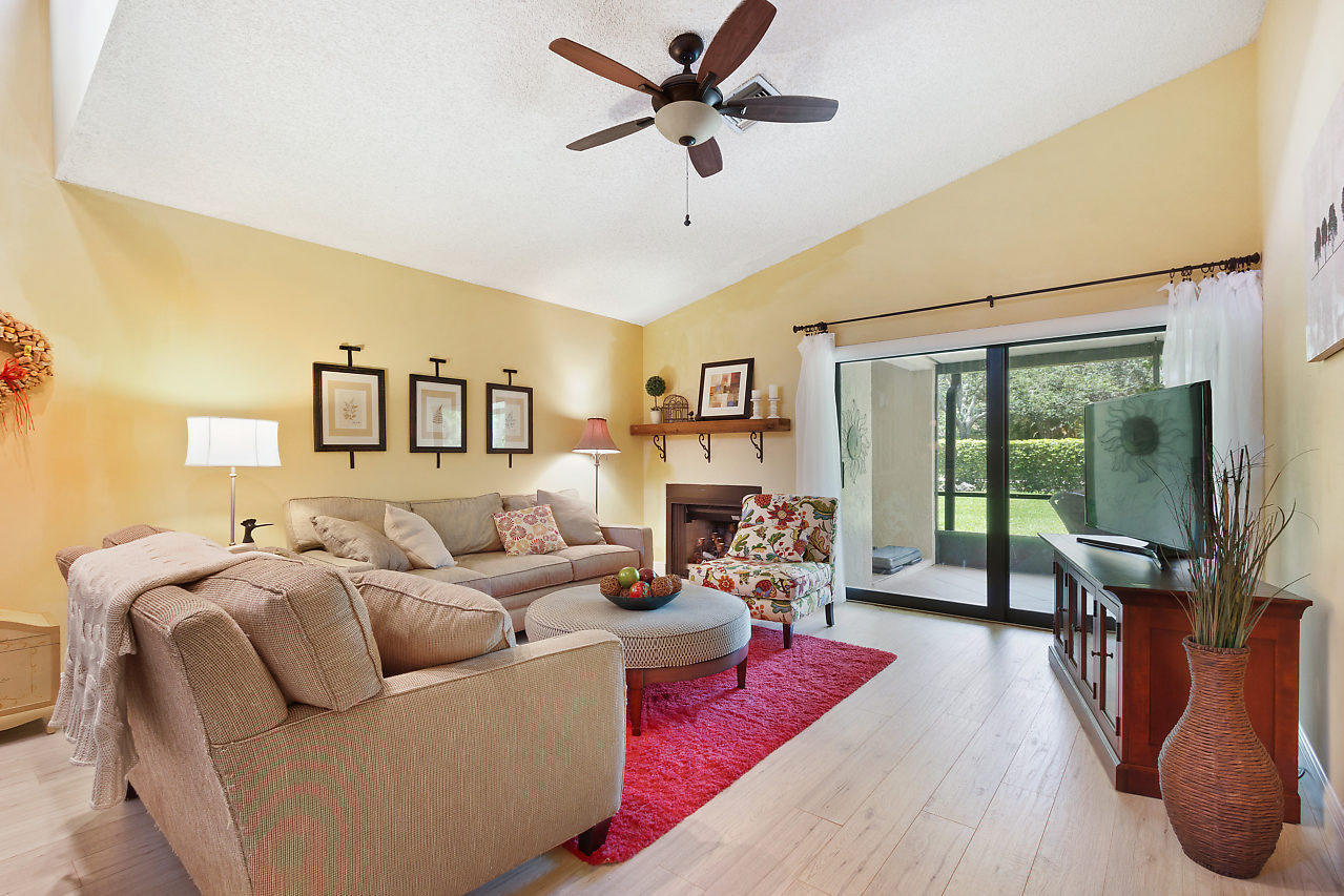 22588 Vistawood Way Boca Raton, FL 33428 - Photo 4 of 25 20180706164848358561000000-o