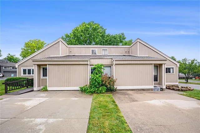 $269,900 | 6610 Halsey Street, Shawnee, KS 66216