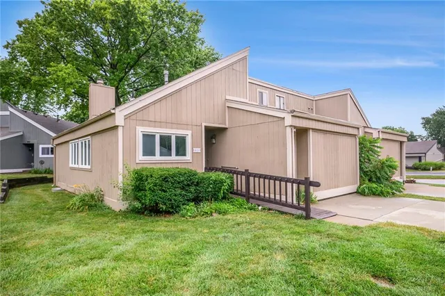 $269,900 | 6610 Halsey Street, Shawnee, KS 66216